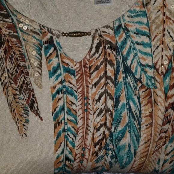 **FEATHER DETAILED SHIRT * - Picture 3 of 3